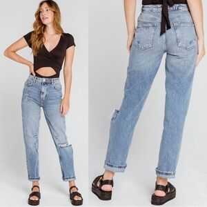 Free People Dakota Straight Leg Distressed Medium Wash Jeans Size 30 NEW